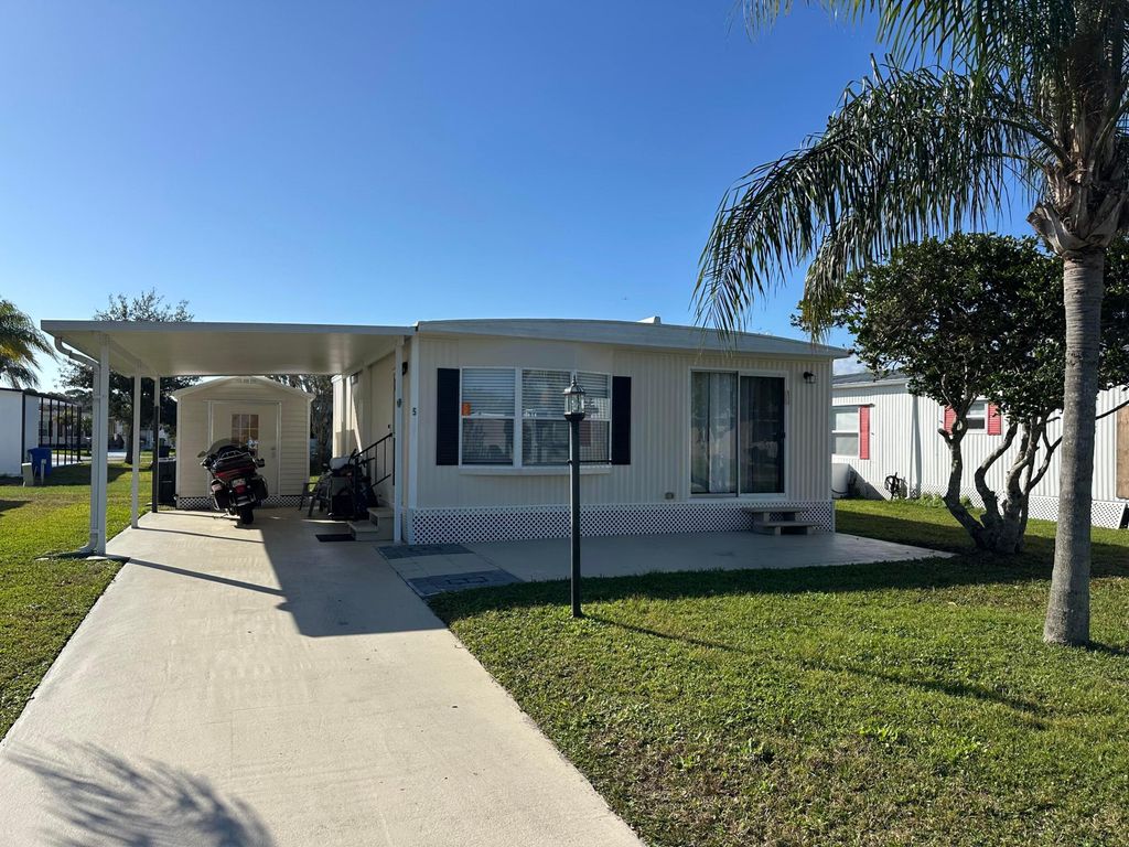 5 Universidad Lane, Port St. Lucie, Port St Lucie, FL 34952