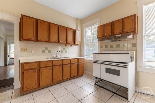 540 W 44th Street, Savannah, GA 31405
