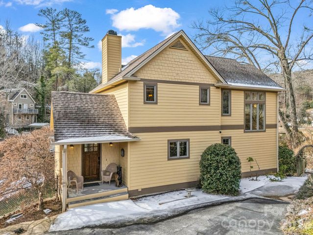 105 Tryon Bay Circle, Lake Lure, NC 28746