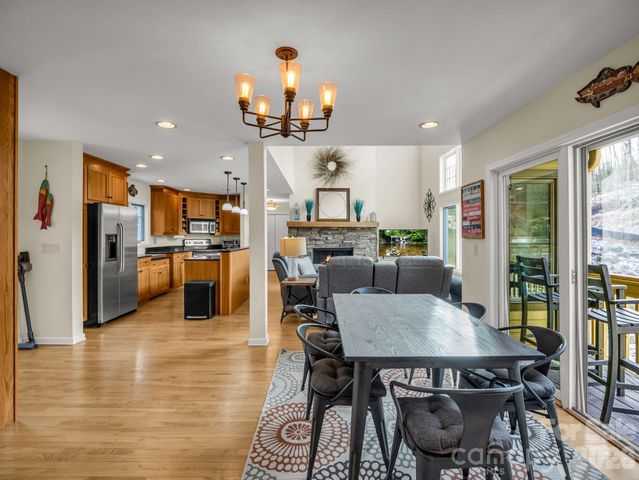 105 Tryon Bay Circle, Lake Lure, NC 28746