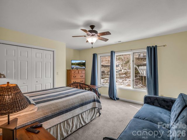 105 Tryon Bay Circle, Lake Lure, NC 28746