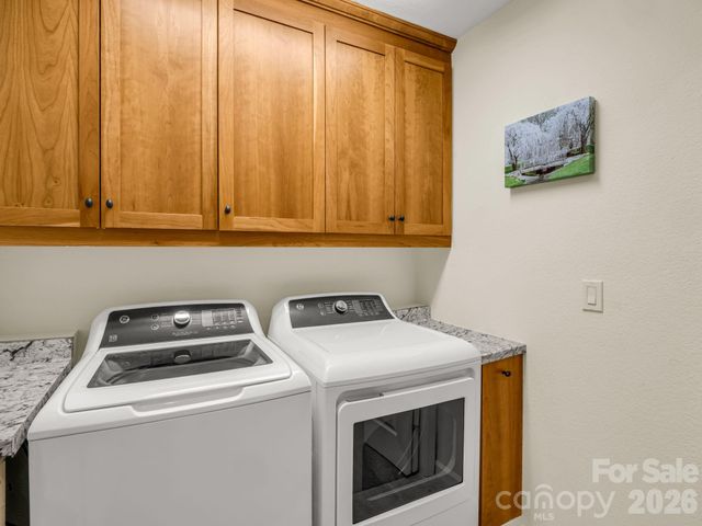 105 Tryon Bay Circle, Lake Lure, NC 28746