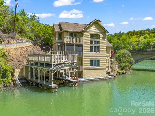 105 Tryon Bay Circle, Lake Lure, NC 28746