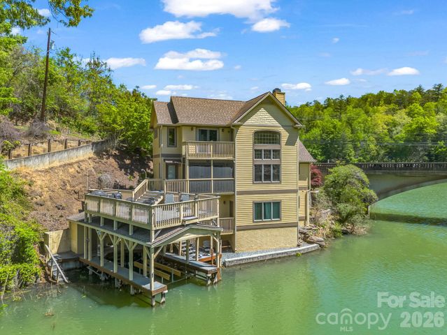 105 Tryon Bay Circle, Lake Lure, NC 28746