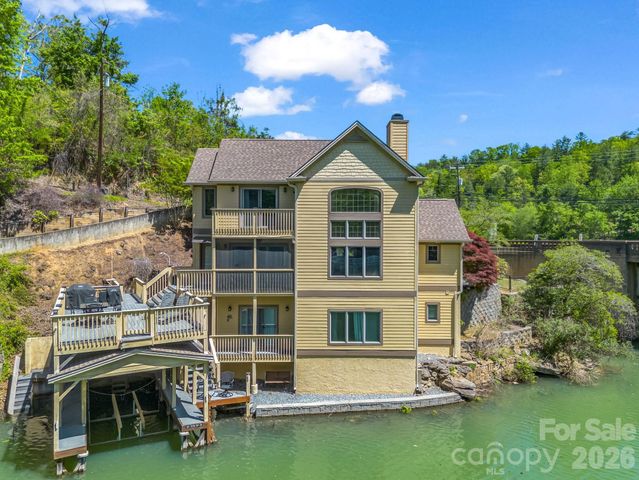 105 Tryon Bay Circle, Lake Lure, NC 28746