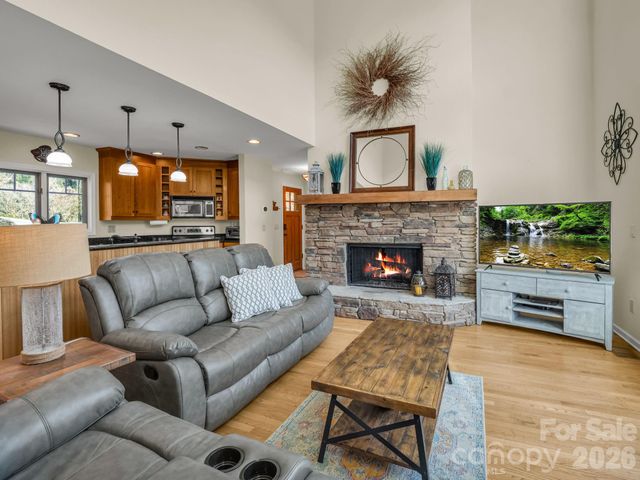 105 Tryon Bay Circle, Lake Lure, NC 28746