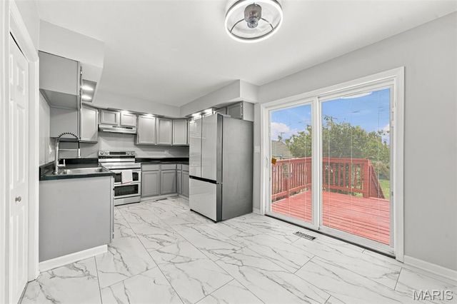 6208 Pennsylvania Avenue, St Louis, MO 63111