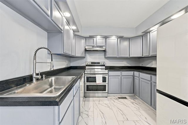 6208 Pennsylvania Avenue, St Louis, MO 63111