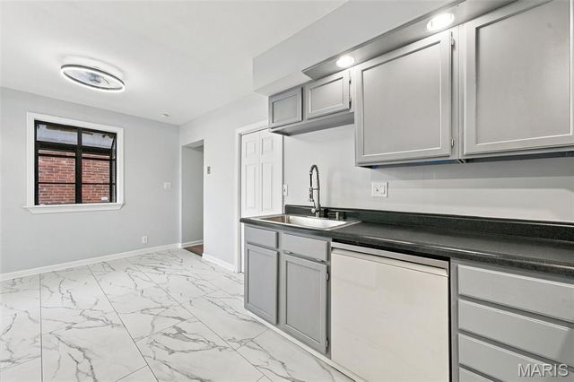 6208 Pennsylvania Avenue, St Louis, MO 63111