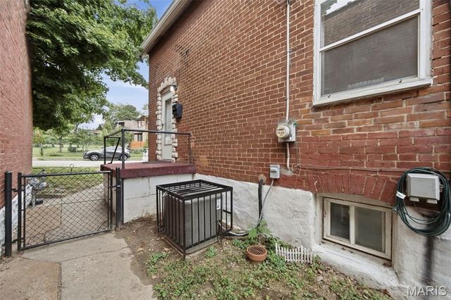 6208 Pennsylvania Avenue, St Louis, MO 63111