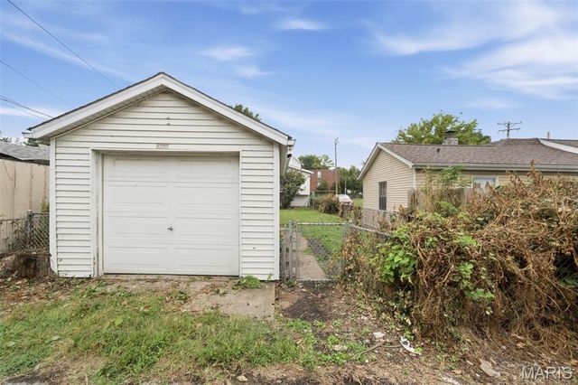 6208 Pennsylvania Avenue, St Louis, MO 63111