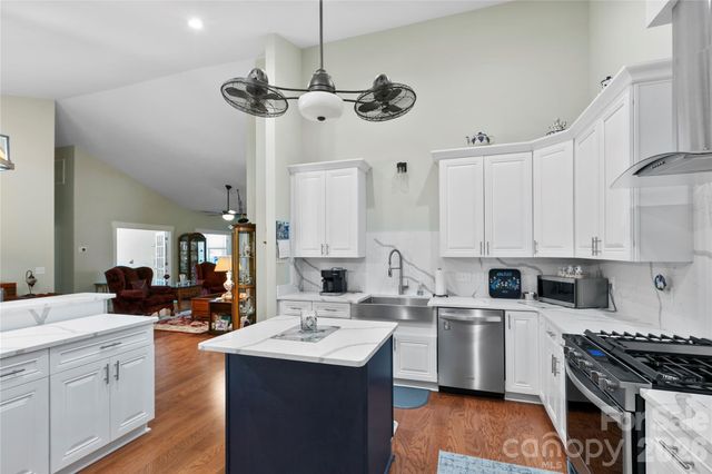 20 Brookstone Place, Candler, NC 28715