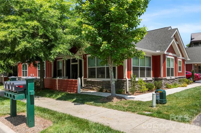 20 Brookstone Place, Candler, NC 28715