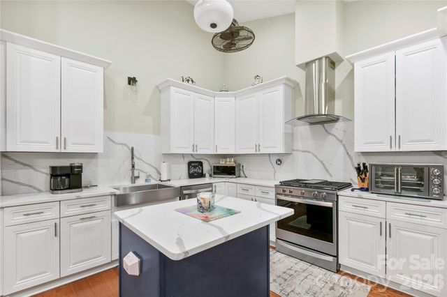 20 Brookstone Place, Candler, NC 28715