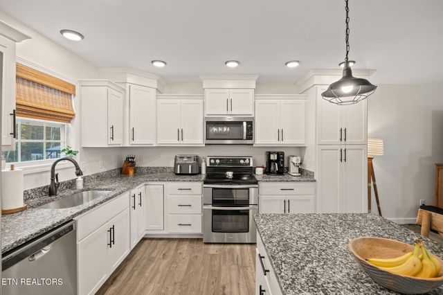 6740 Parwood Drive, Baxter, TN 38544