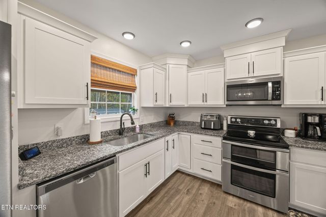 6740 Parwood Drive, Baxter, TN 38544