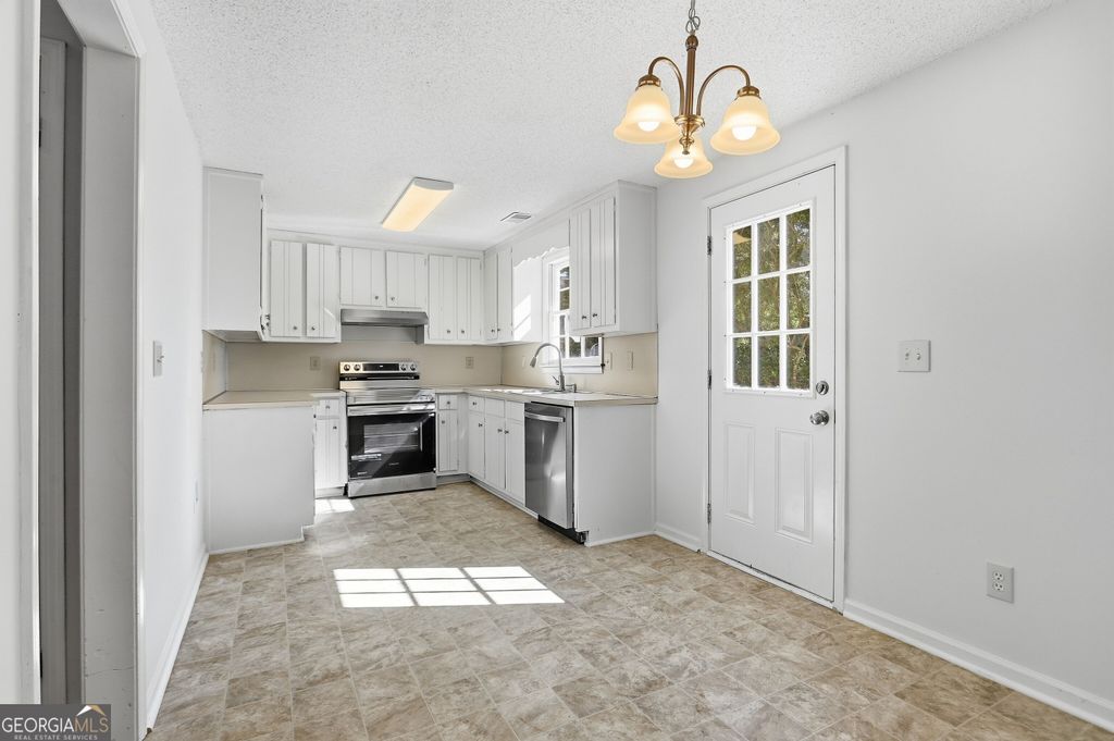 4400 Hidden Meadow Circle, Sugar Hill, GA 30518 — photo 2