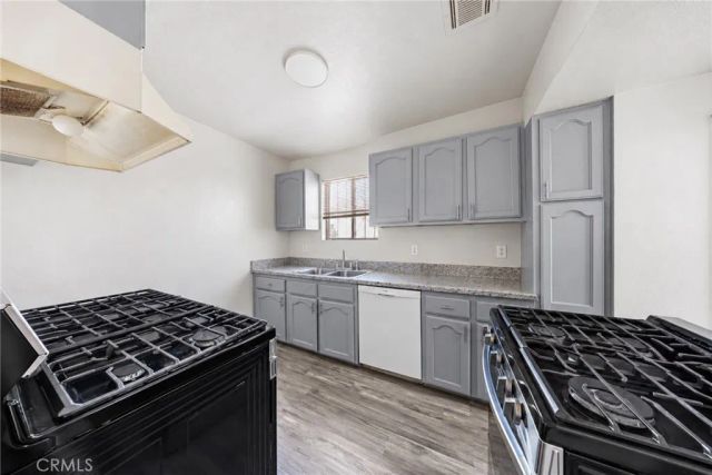 9614 Graham Ave, Los Angeles, CA 90002