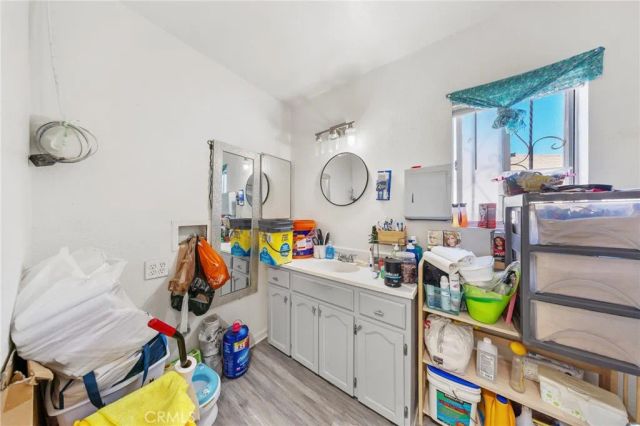 9614 Graham Ave, Los Angeles, CA 90002