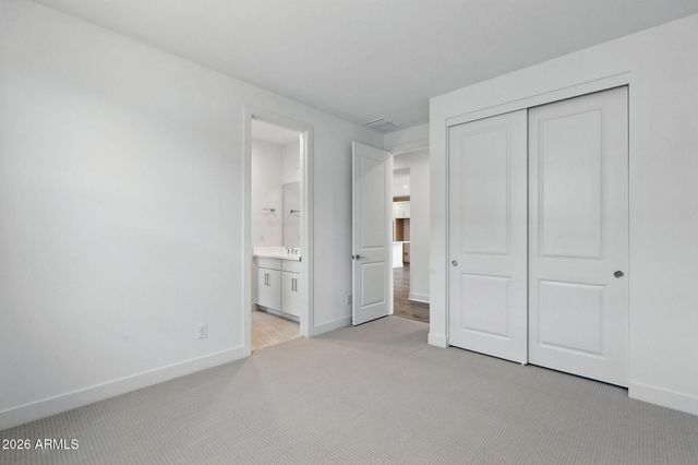 17639 W CRAWFORDSVILLE Drive, Surprise, AZ 85388