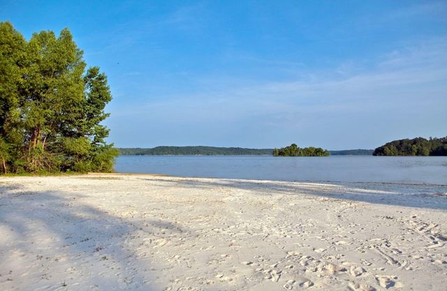 260 Haylee Rd, Waverly, TN 37185