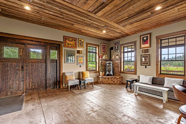 5719 Jerome Prairie Road, Grants Pass, OR 97527