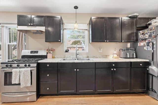 7201 S Sawyer Avenue, Chicago, IL 60629