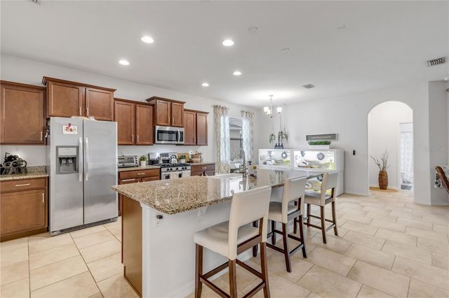 637 BLUEHEARTS TRAIL, Deland, FL 32724