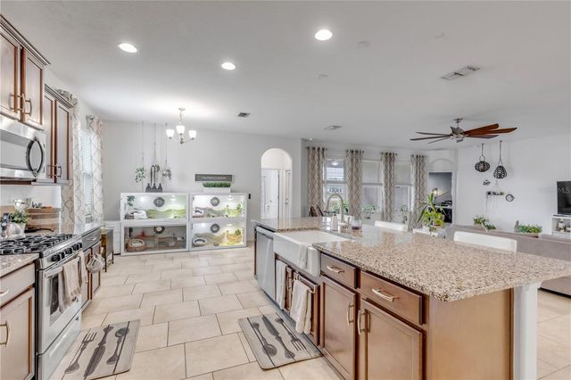 637 BLUEHEARTS TRAIL, Deland, FL 32724