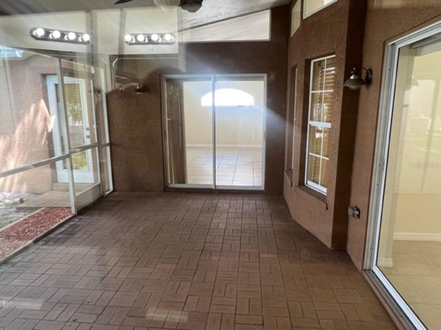 5619 WALKINGSTICK LANE, Wesley Chapel, FL 33543