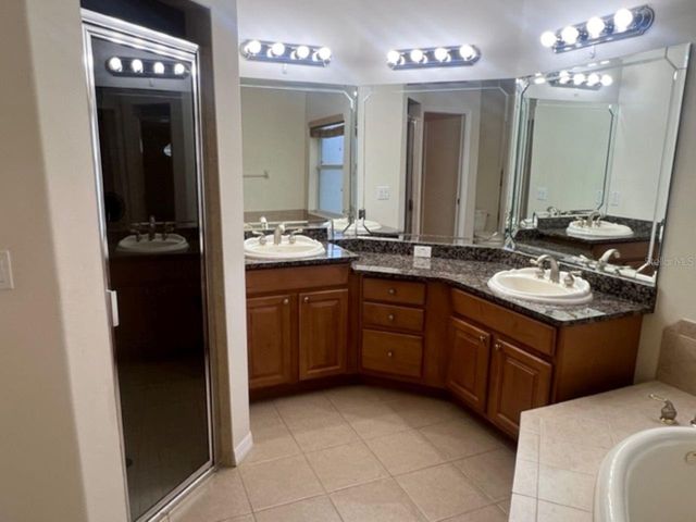 5619 WALKINGSTICK LANE, Wesley Chapel, FL 33543