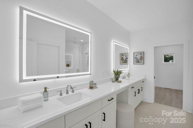 320 Auten Street, Charlotte, NC 28208