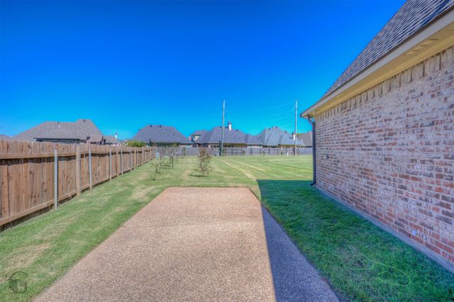 686 Dumaine Drive, Bossier City, LA 71111