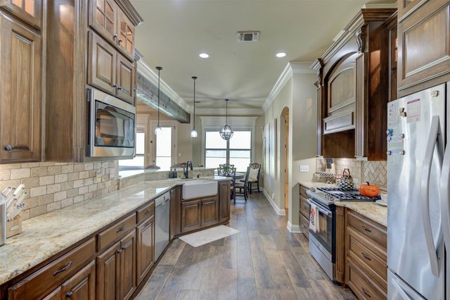 686 Dumaine Drive, Bossier City, LA 71111