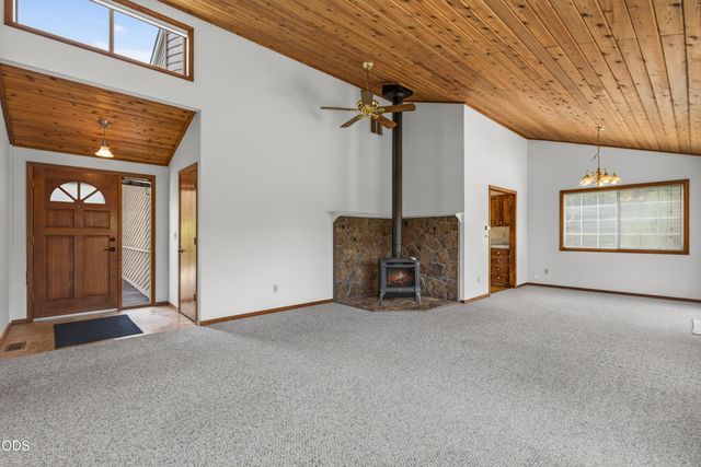 61145 Ladera Road, Bend, OR 97702