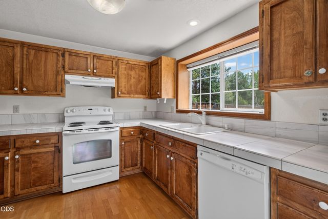 61145 Ladera Road, Bend, OR 97702