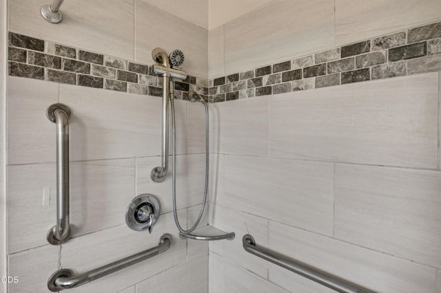 61145 Ladera Road, Bend, OR 97702