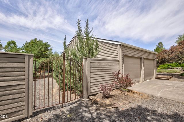 61145 Ladera Road, Bend, OR 97702