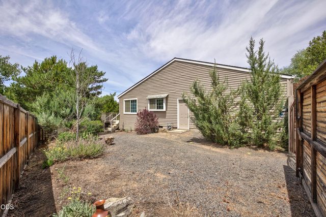 61145 Ladera Road, Bend, OR 97702