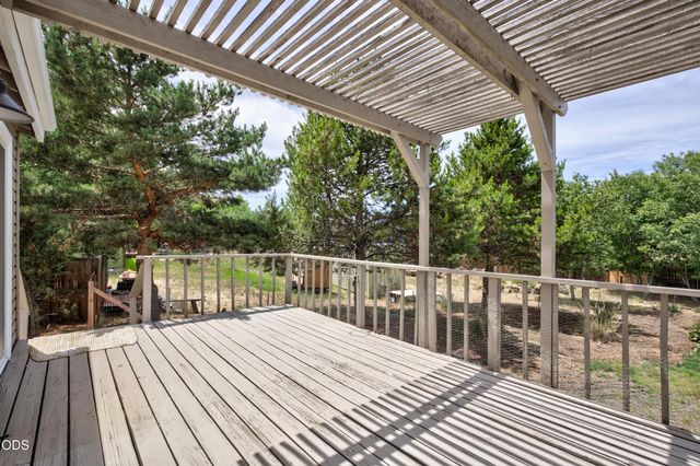 61145 Ladera Road, Bend, OR 97702