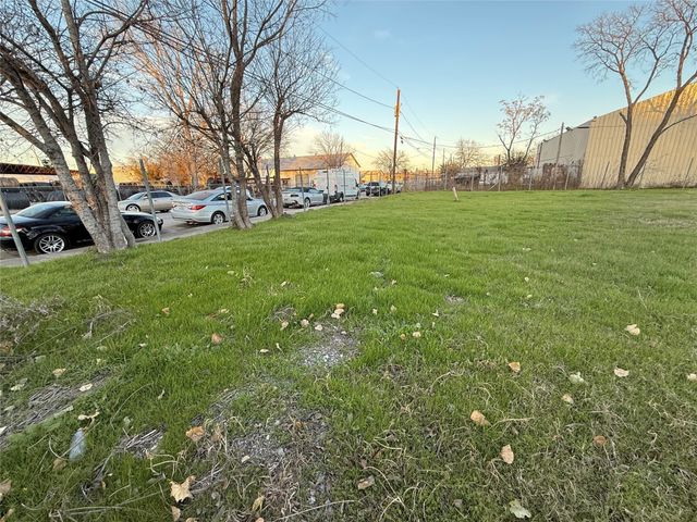 2210 Akron Street, Dallas, TX 75212