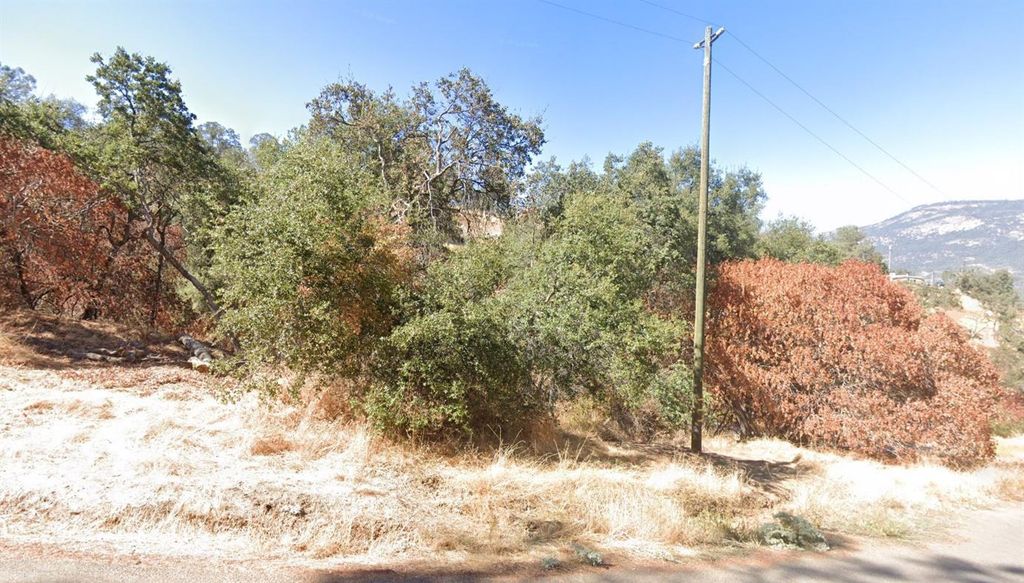 Image 2 of property listing at 29130 Cassandra Road, Tollhouse, CA 93667