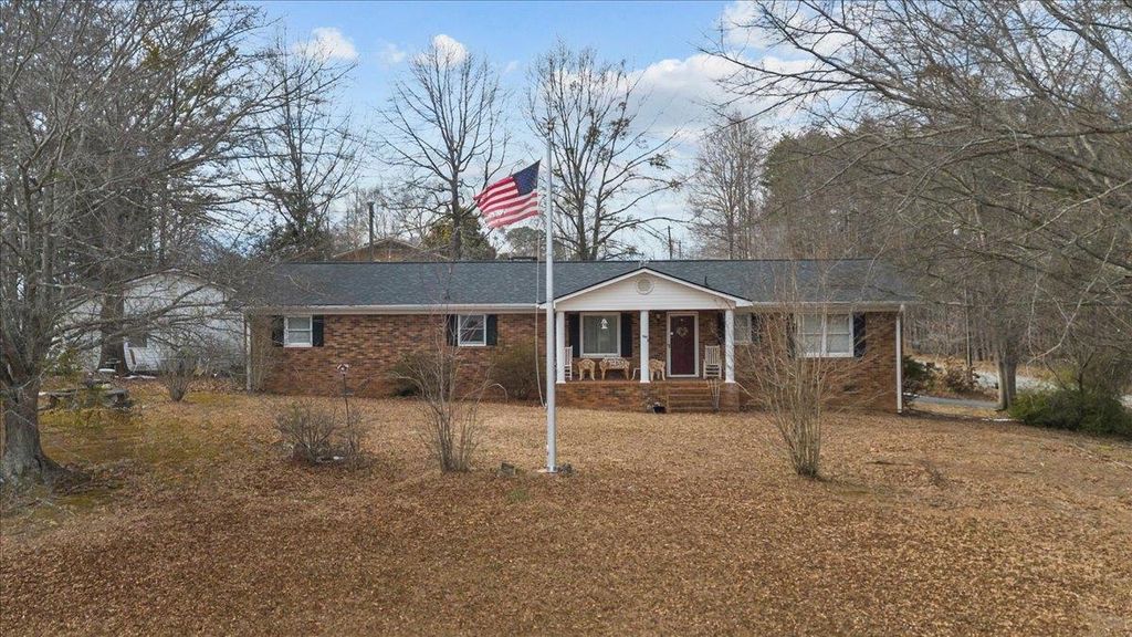 500 W Rutherford Street, Landrum, SC 29356
