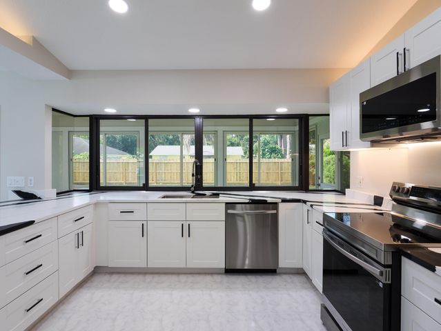 672 SW Ewing Avenue, Port St. Lucie, Port St Lucie, FL 34983
