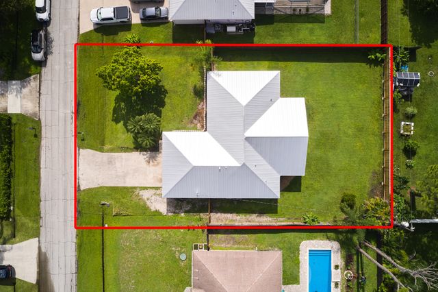 672 SW Ewing Avenue, Port St. Lucie, Port St Lucie, FL 34983