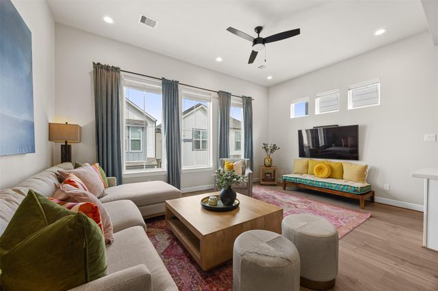2323 Warhol Way, Houston, TX 77091