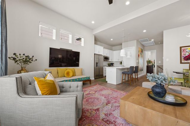 2323 Warhol Way, Houston, TX 77091