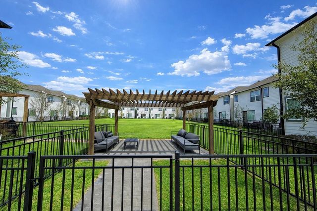 2323 Warhol Way, Houston, TX 77091