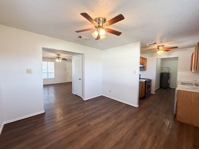 493 N Bryant Avenue, Midlothian, TX 76065