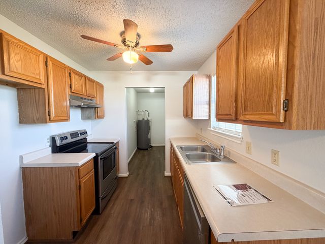 493 N Bryant Avenue, Midlothian, TX 76065